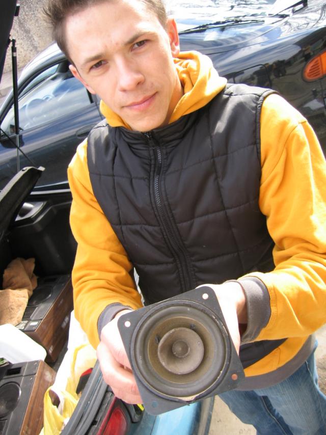 Simas rekomenduoja: tinka golfui bet celicoje y prieki irgi lenda ir dar geriau negu ten visokie JBL'ai =]