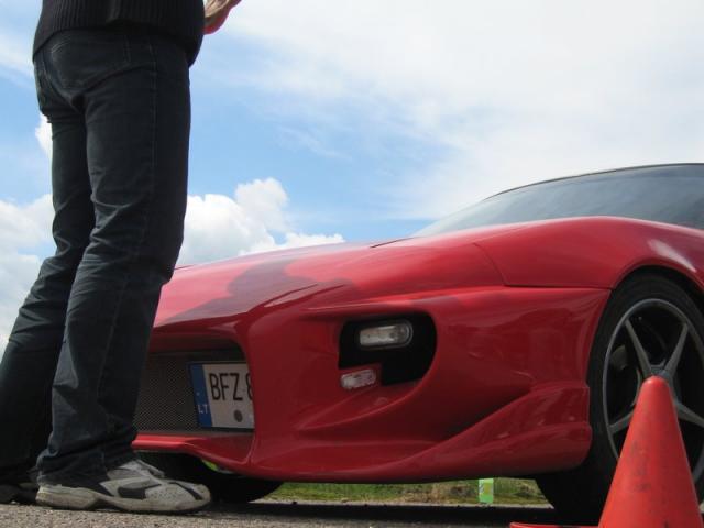 i prieki pasiustas trasos valytuvas