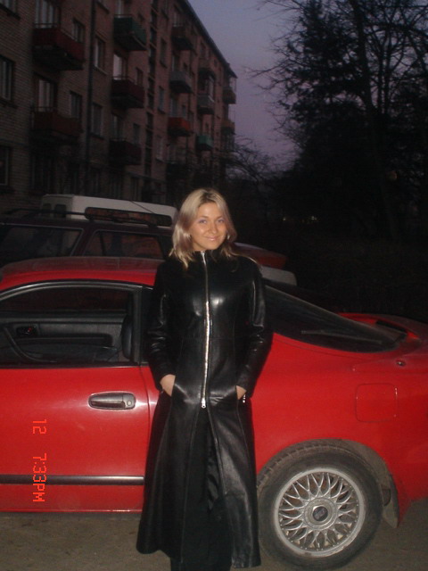 vejavaike salia savo varlytes :) 