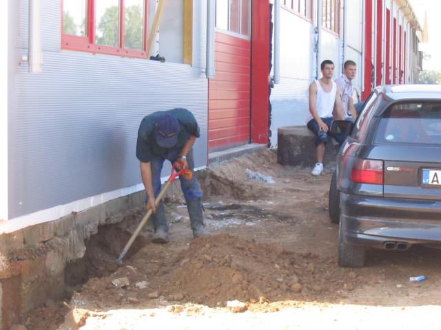 kam linksmybes, o kam - darbas :D