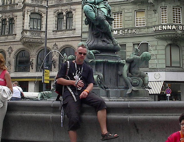 Štai ir senelis Sheikhas :D