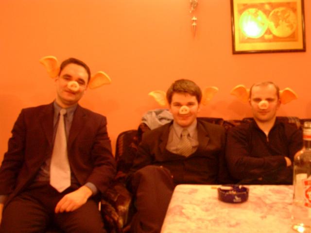 trys parsiukai (vidurinis - eddie)