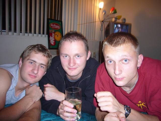 aidelizz ties viduriu, akys blizga ar tik nebus prisproges :D