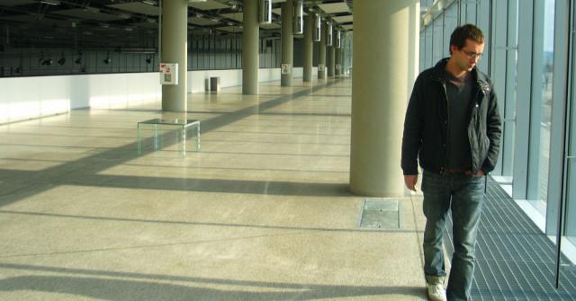 Gytis litexpo naujo paviljo balkone. Butu gerai cia celica uzkelt fotosesijai :)