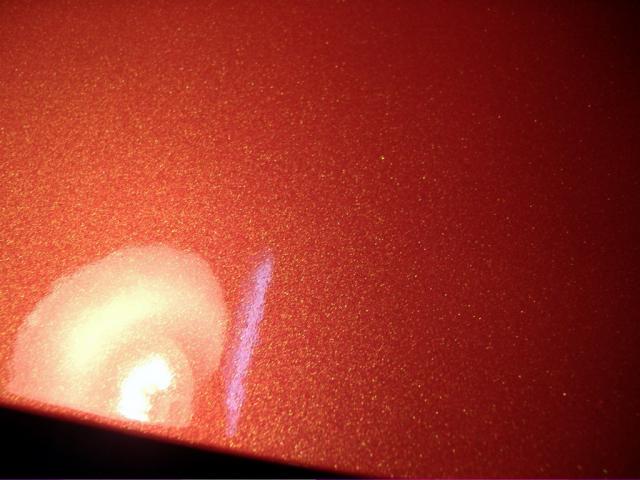 taip atrodo spalva kai svieti su lempa