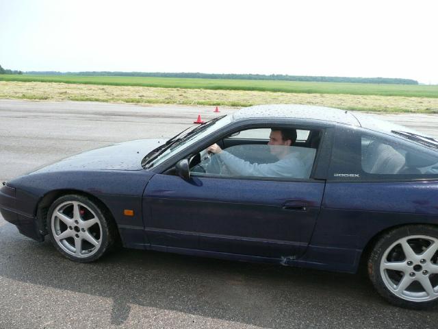 na dabar tai jau tikrai parodysiu kaip reikia vaziuoti..... :D