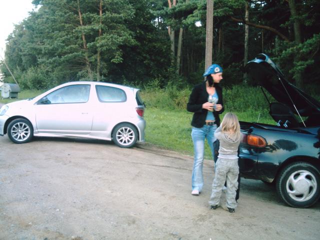 uzblokavom mazo yarisa ,tai net parkuotis salia nebenorejo...