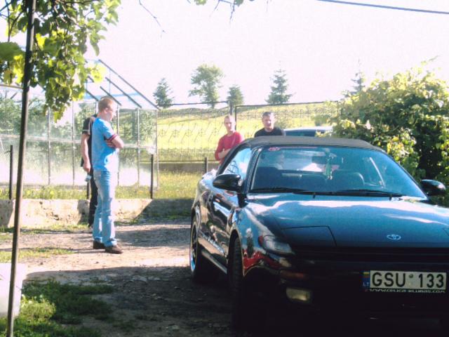 si karta dalyviu buvo trys
atvyko ir zaibacas ;)