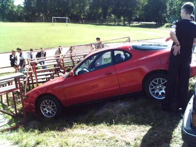 Ash juodas (kur ranka, ten kirstine zhaizda nuo kapoto, savaite laiko vos paejau :D)