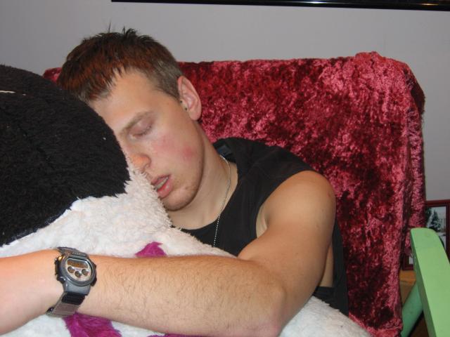 Atrodau va taip kai miegu, teko meskinu pasinaudoti, nes buvo salta, geras meskinas mano ugio ir sudejimo kaip nescia moteris =] (NighWalker)