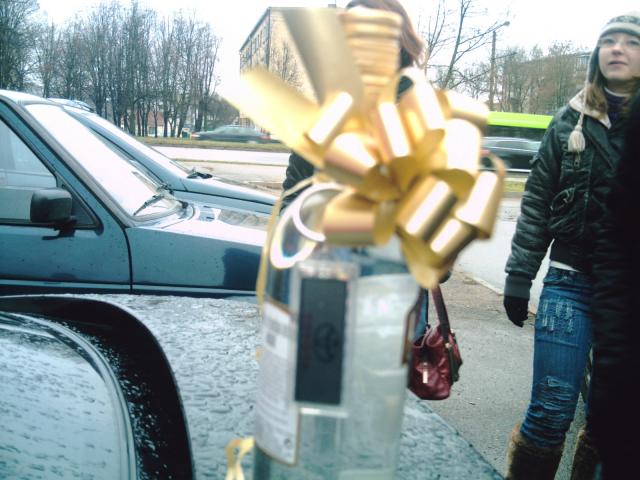 o cia dovanele su atributika
