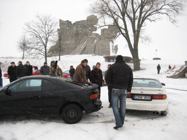 cia tik truputi susidure