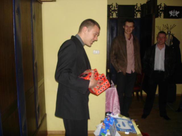 o dar skundesi, kad jis pajuokos objektas .. juk buvo verta, ar ne ? ;)