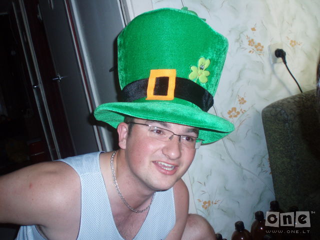 Elitine shapka :D cia vieno chat'o meeto ishvakares :D oj buvo vaizdo sostinej :D [Elitas]