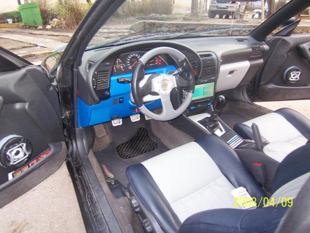 bendras vaizdas...:( baigineju aparatura imuosi variklio ir salono naujai tempsim oda...