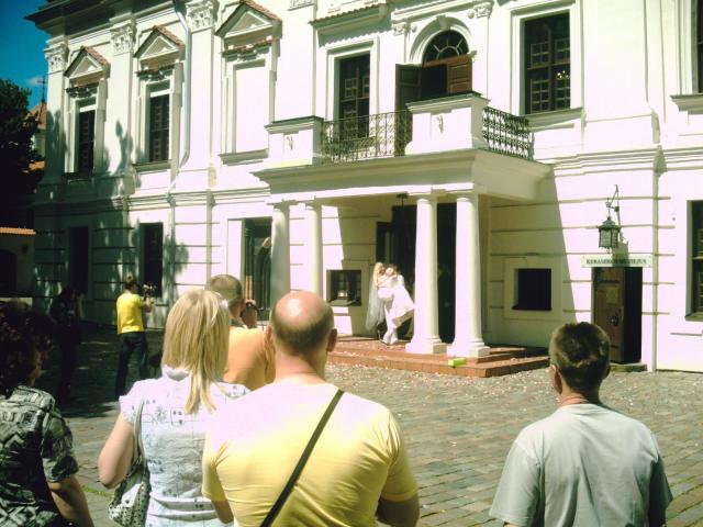 saukstai po pietu :)