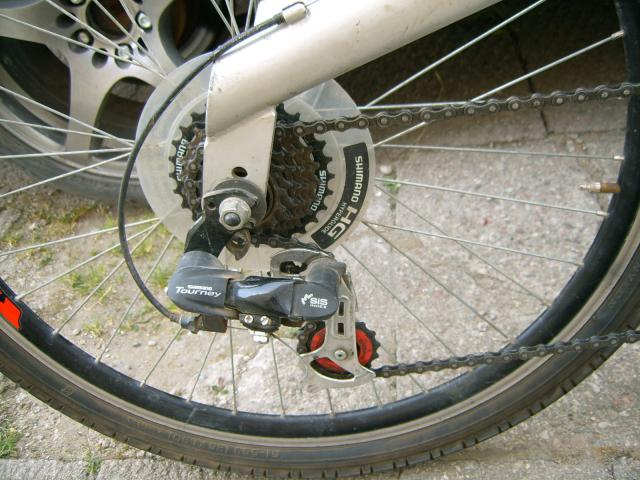 bet teko visur keist naujus 