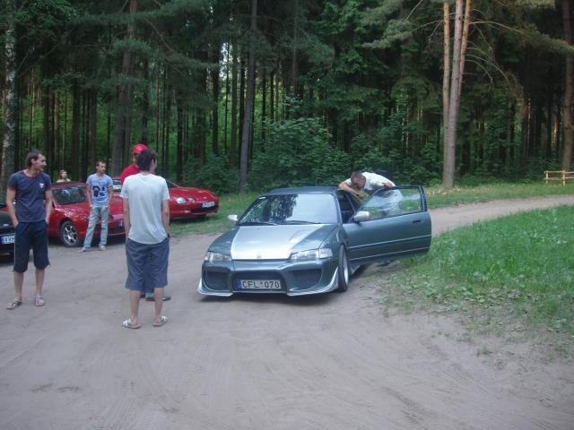 na jei jau tokia masiniuke atvaziavo, tai del akropolio pazeminimu ner ko verkt :D