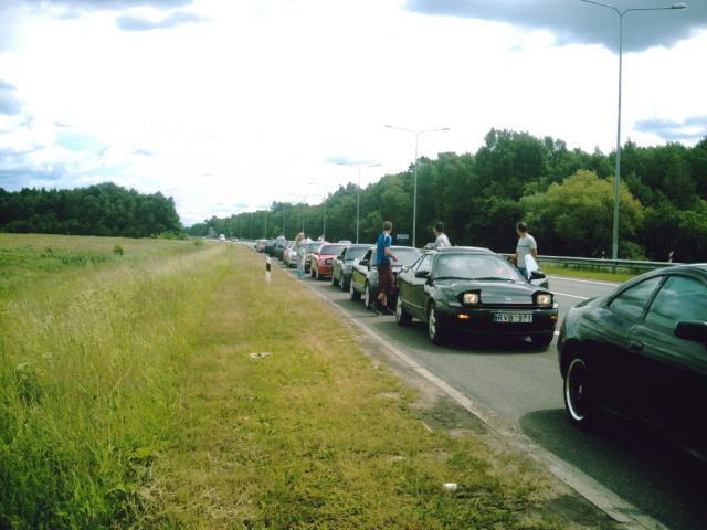 kad gaut degalu reikejo eilej stovet :)