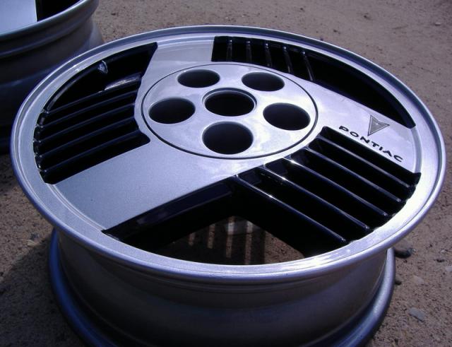 paslauga pontiac klubui