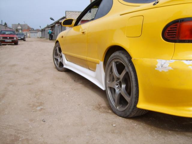 Šitas slenkstis buvo trumpesnis. Pasirodo iš vidaus vienoj vietoj buvo per storas stiklo audinio sluoksnis, nušveičiau ir viskas daugmaž tapo ok