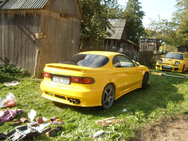 Kaimo kiemukas - pats geriausias garažas :)