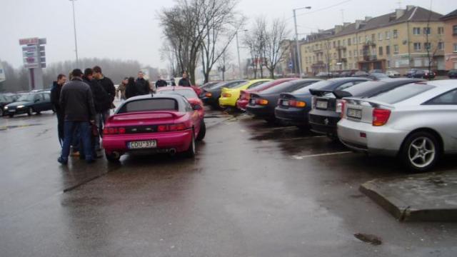 aikštelėję, jau kaip ir visi susirinkę