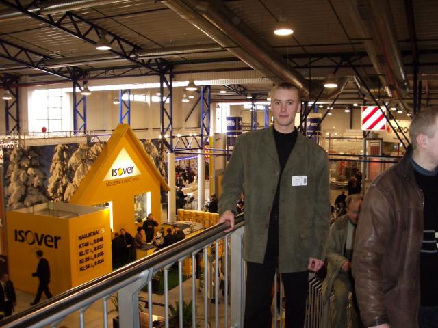 Cia senesniam darbe dalivavau parodoj... :)