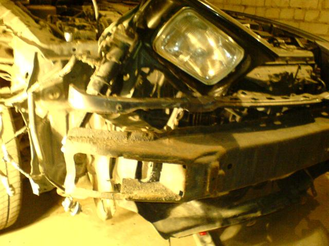 lempa pritvirtinau nes palikta ant vieno varzto buo o kiti 2 varztai nulauzti nusukti buvo