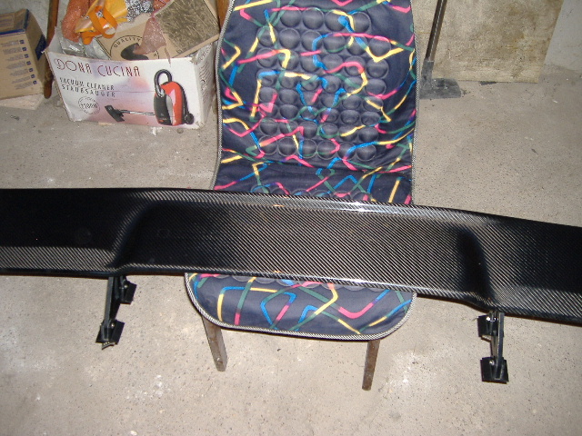 100% real carbon fibre. labaaai lengvas spoileriukas