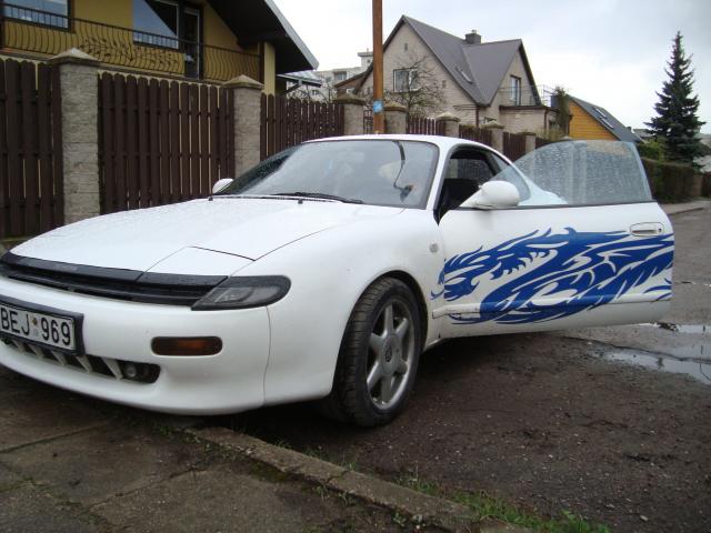 Balta su melybai Drakono vinilais