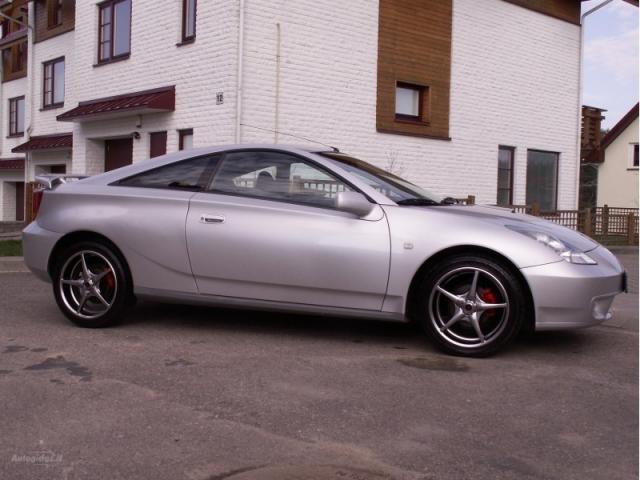 Kiekvienas automobilis turi savo varda, tad sioji Toyota Celica yra mano 