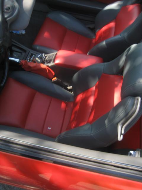 Salonas siutas naujai