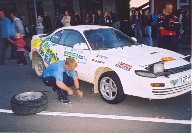 Telsiuose, po karuseliniu miesto gatviu lenktyniu, nuleido padanga